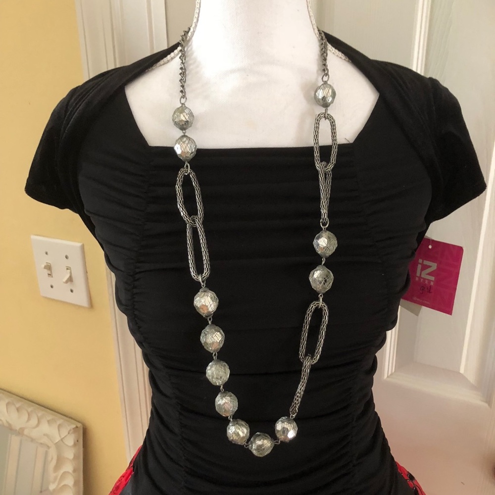 Elegant silver necklace